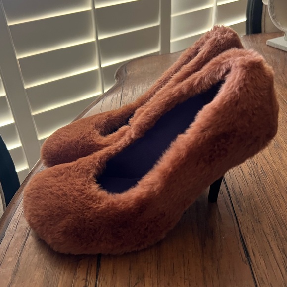 Stella McCartney Ryder Shaggy Faux Fur Heels Pumps Shoes 38.5 New - Picture 11 of 13